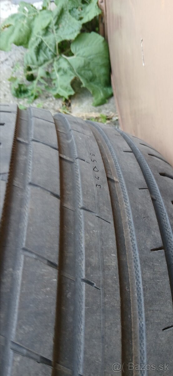 225 40 18 letné - 3
