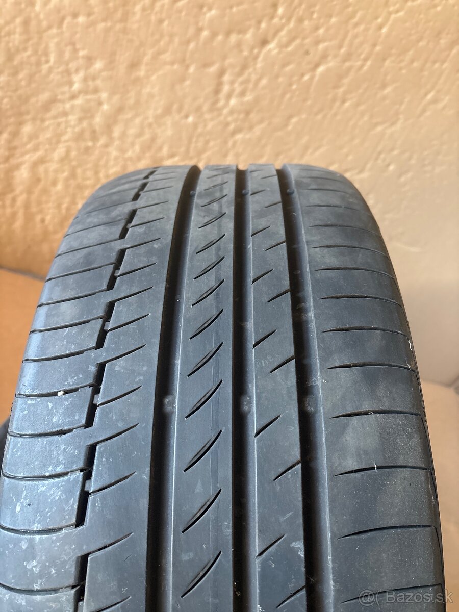 245/45 R19 - 3