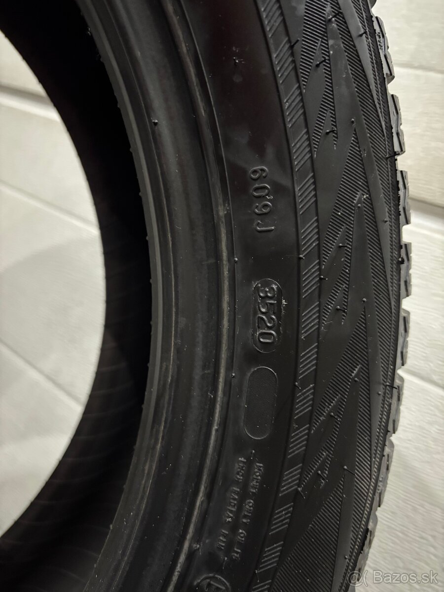 NOKIAN 215/55 r18 95H zimné - 3