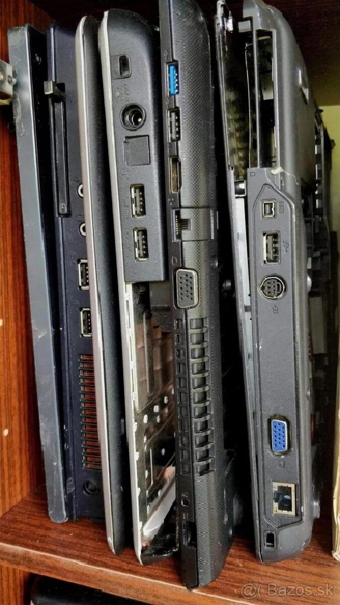 Notebooky na nahradné diely. - 3