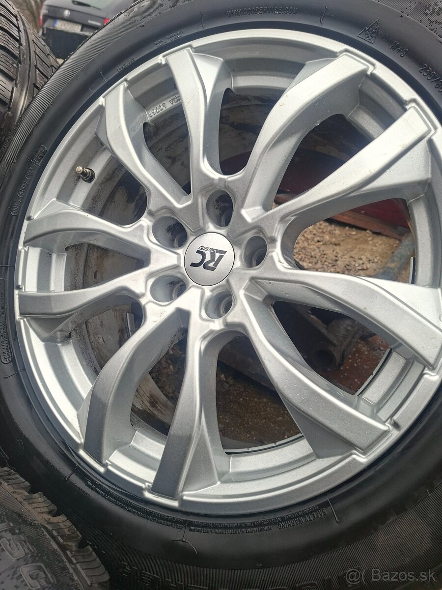 Volkswagen Škoda Audi SUV R18 - 3