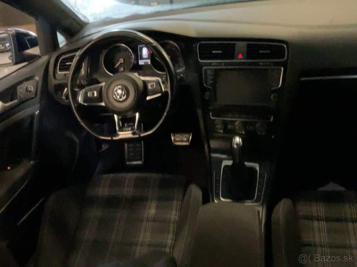 VW GOLF GTE plugin DSG - 3
