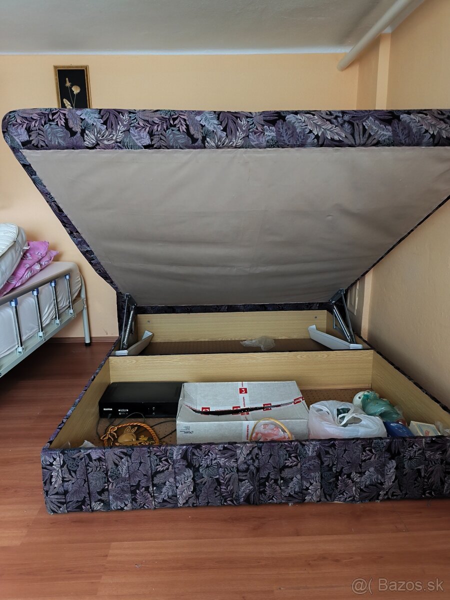 Manželská posteľ - 3