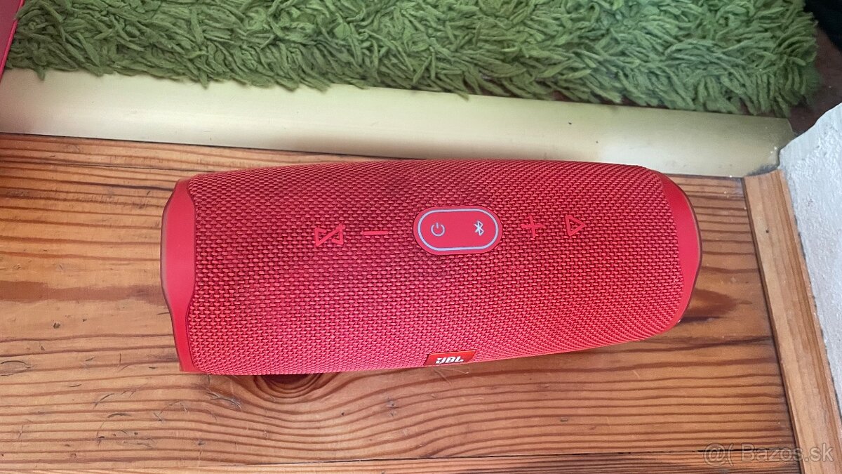 JBL Charge 4 – červený - 3