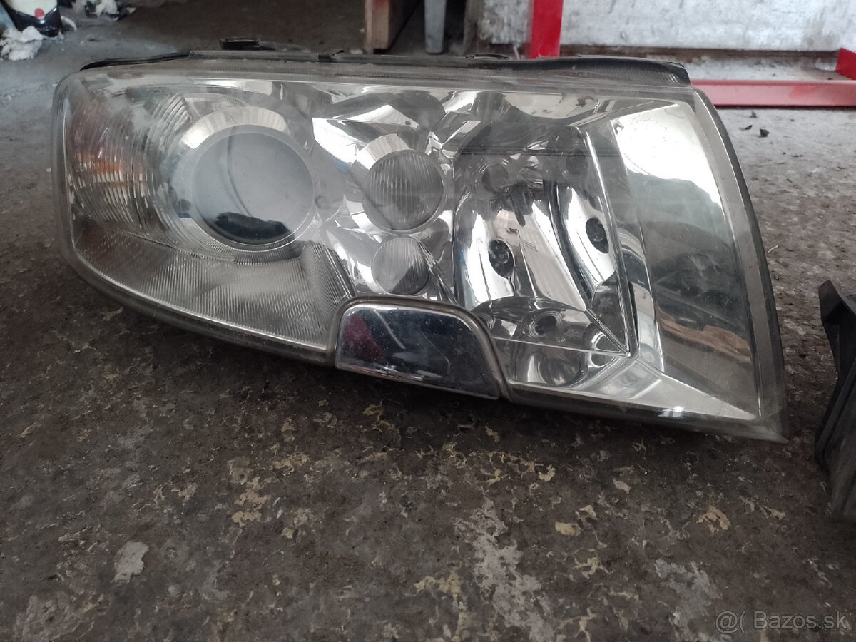 Xenon škoda Superb - 3