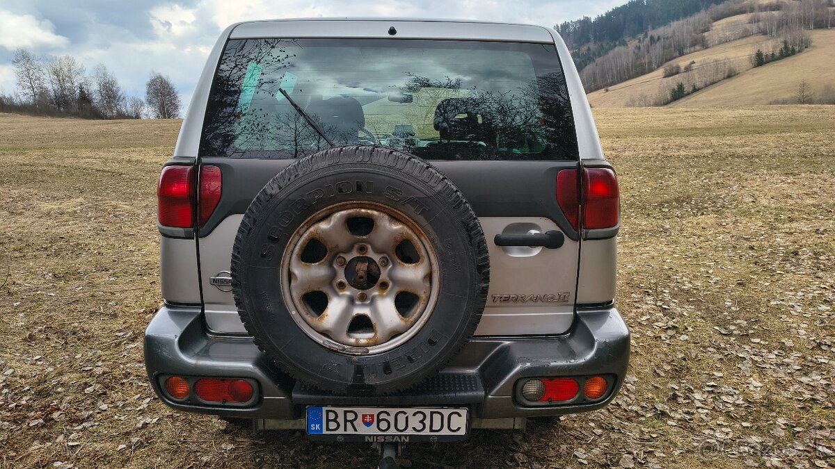 Nissan Terrano 2 - 3