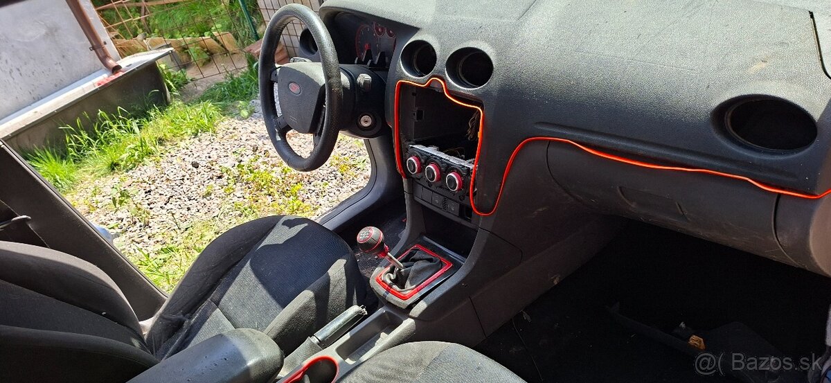 Rozpredám Ford Focus mk 2 combi 1.6 TDCi - 3