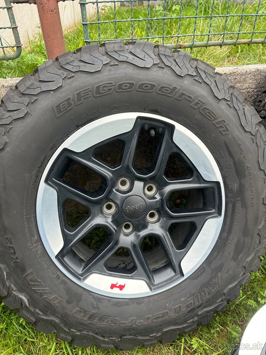Jeep Wrangler 255/75 r17 BF Goodrich All Terrain AT