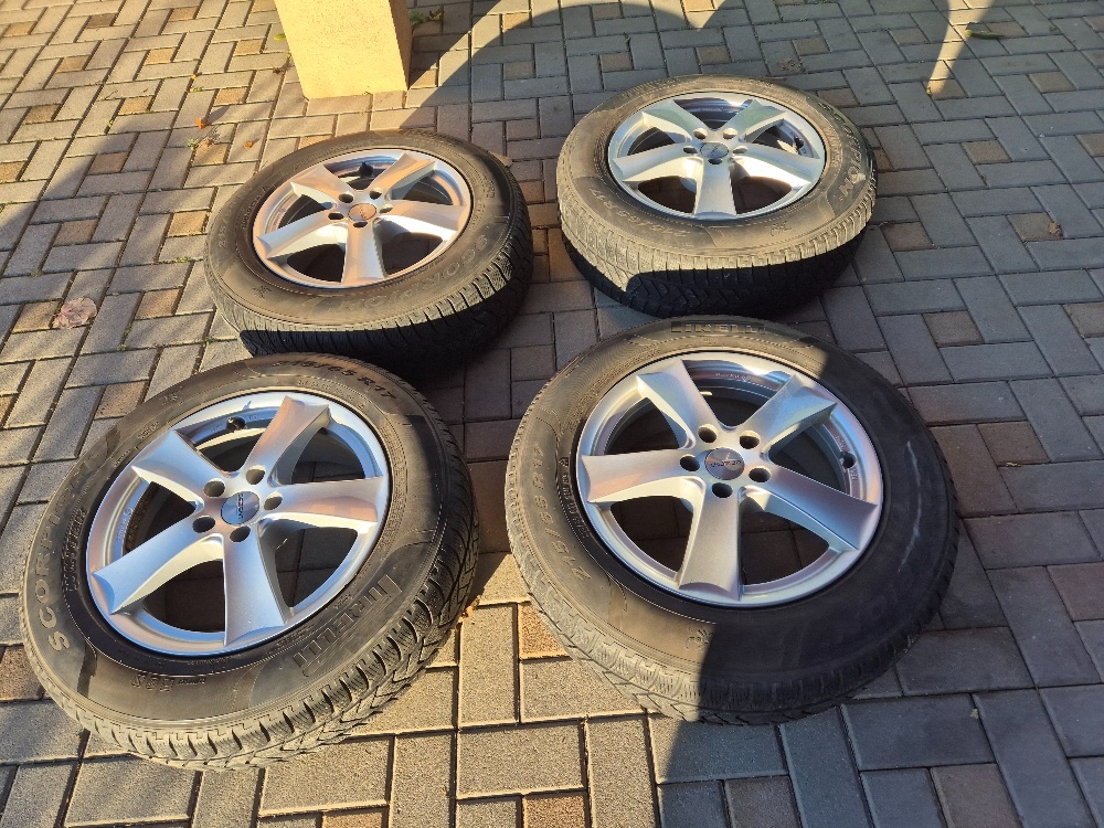 Málo jazdené zimné pneumatiky Pirelli Scorpio 215x65xR17 - 3