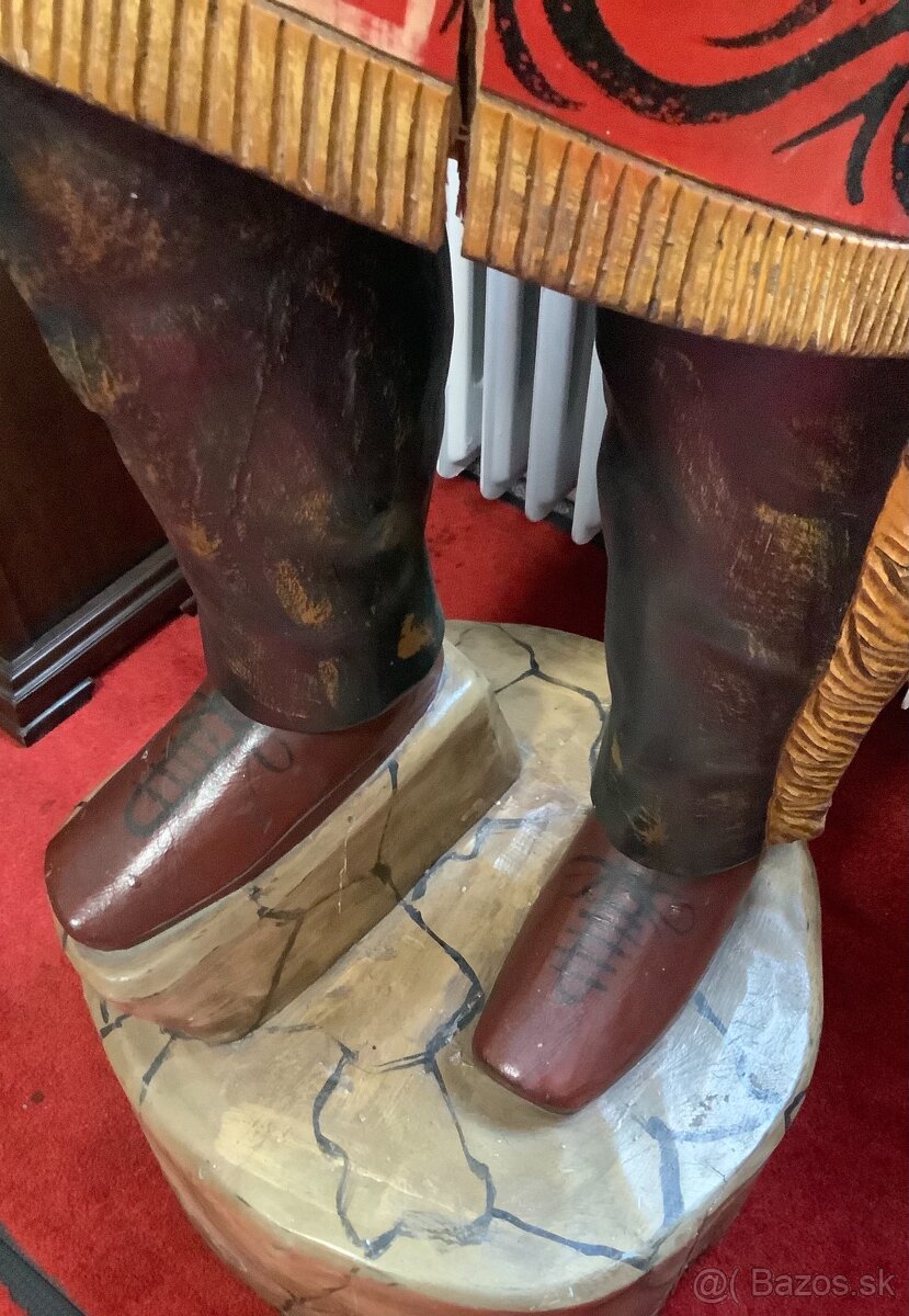 Stará dřevěná socha Indiána 180cm - 3