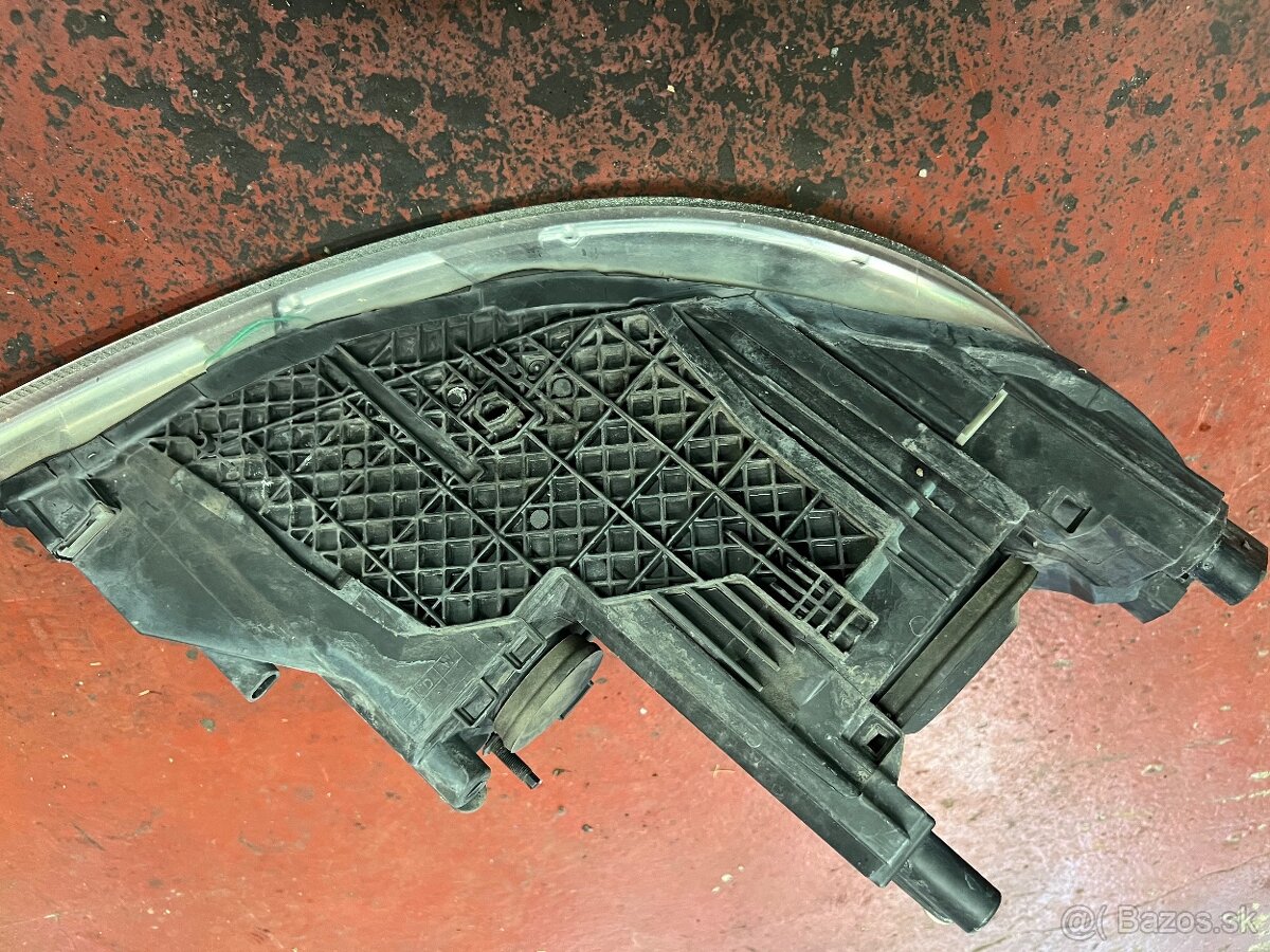 Predné svetlo ľavé na Octaviu 2 facelift - 3