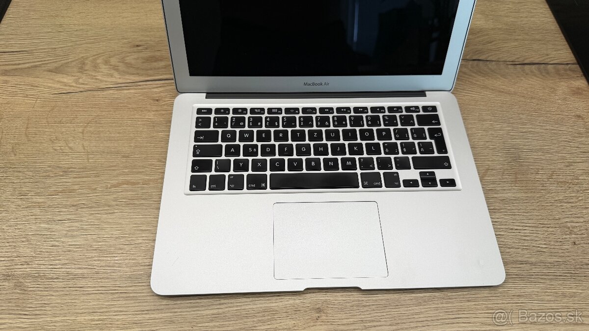 Apple MacBook Air 13 Early 2015 - 3