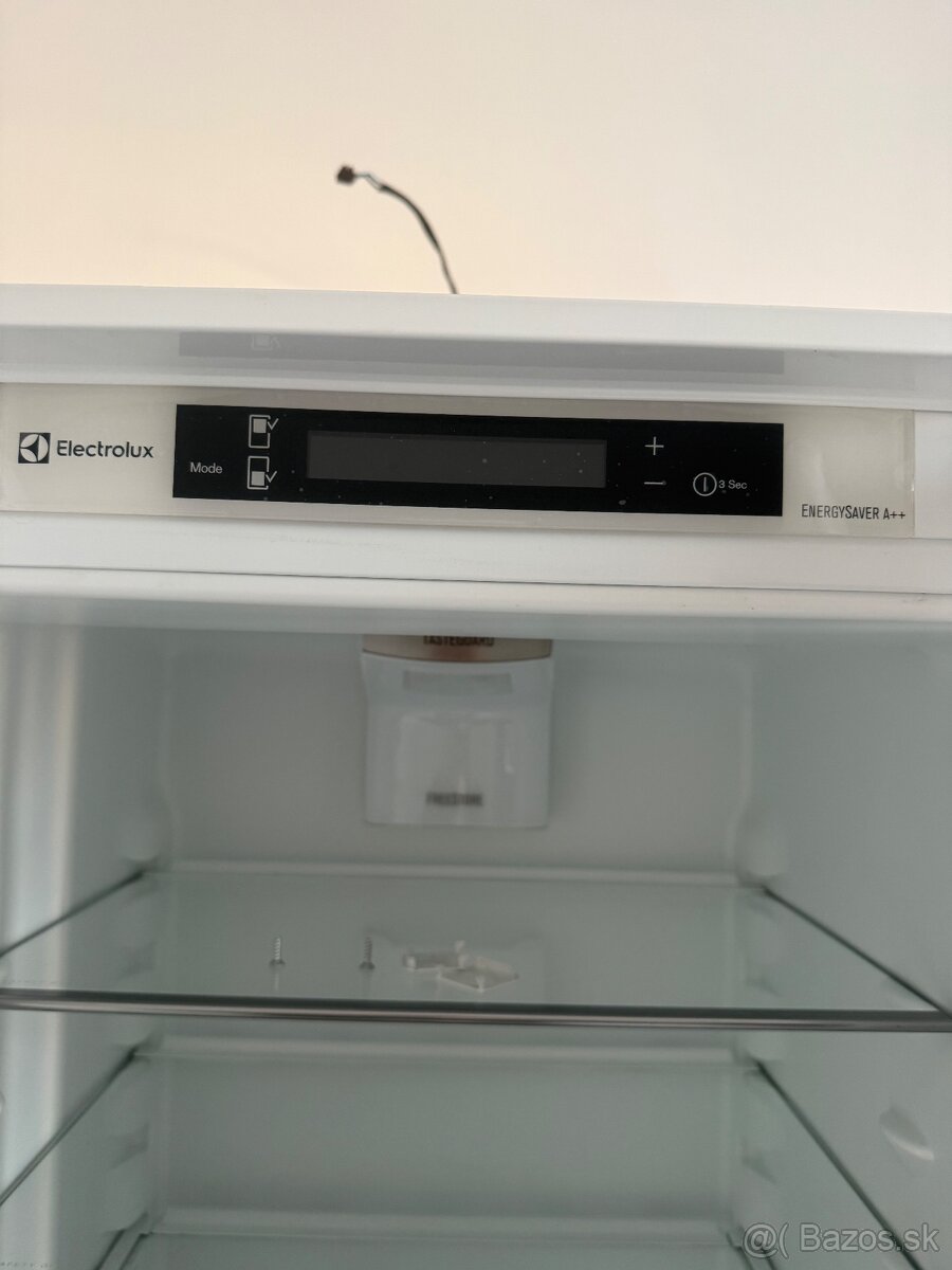 Vstavana chladnicka a mraznickou Electrolux - 3