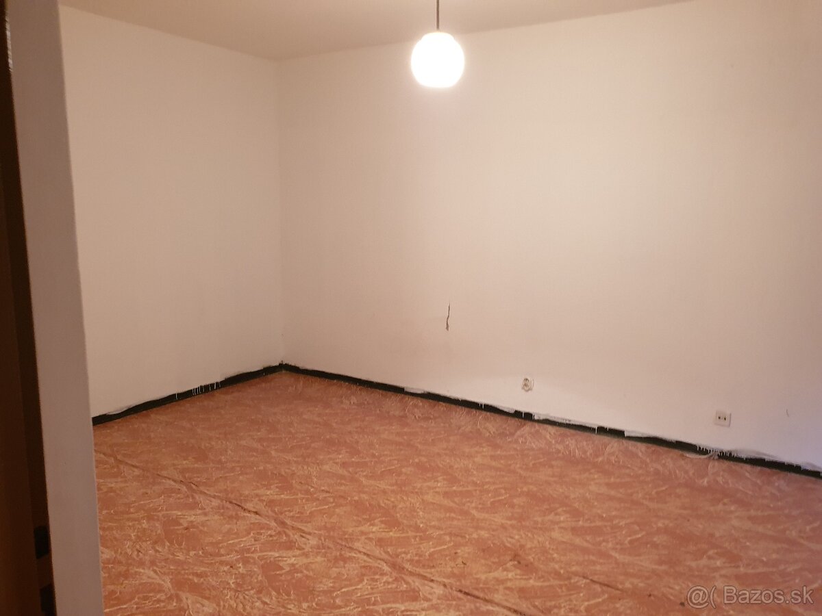 1 izbový byt v meste Poltár - 3