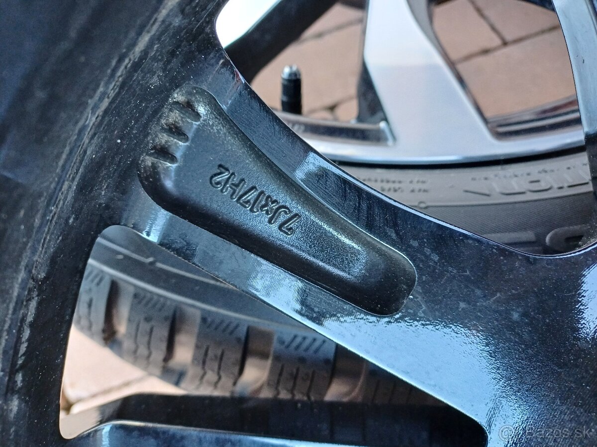 NOVÉ 215/55 R17 - 3