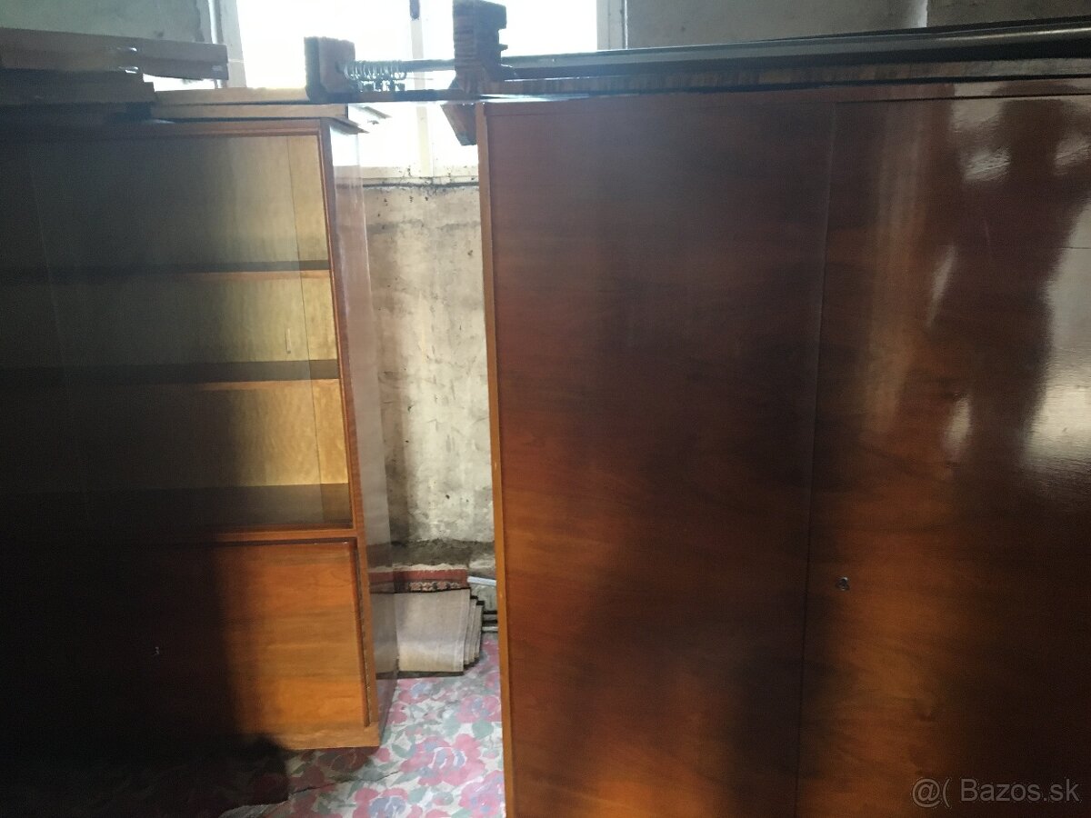 Predama lacno skrine- prave drevo- starozitnost, vek 30 r - - 3