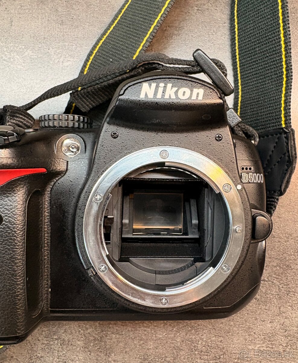 Nikon D5000 + monopod zdarma - 3