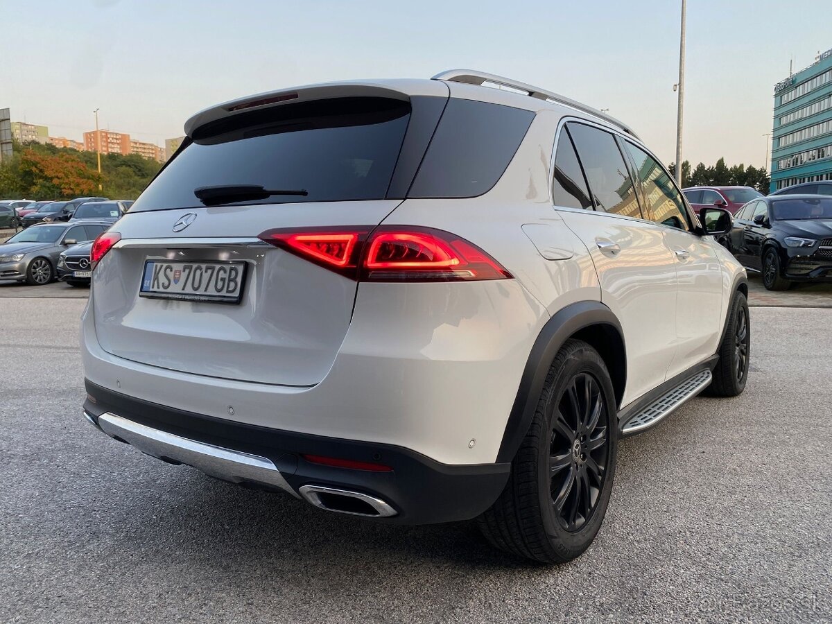 Predám Mercedes-Benz GLE 350d AMG line interiér - 3