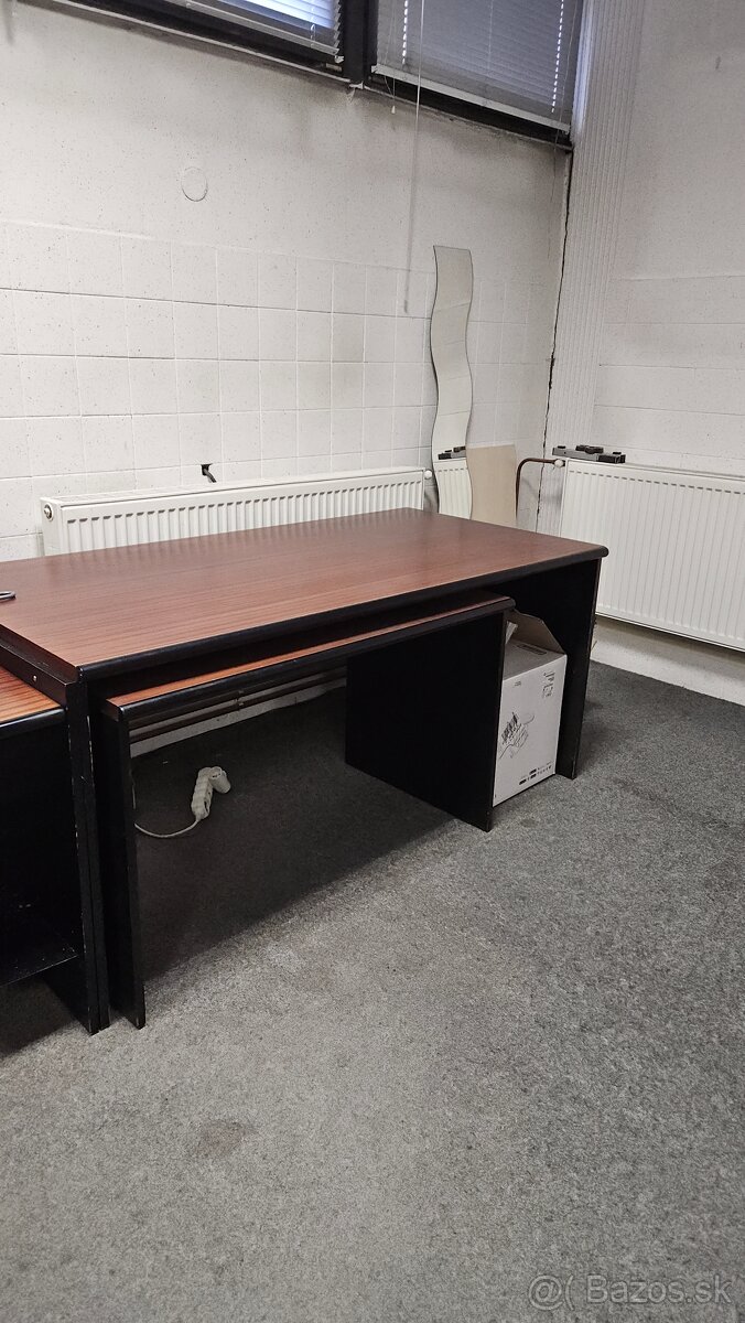 Kancelarsky nábytok - 3