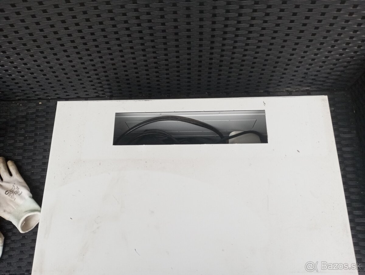 Predám dátový rozvádzač Triton - 3