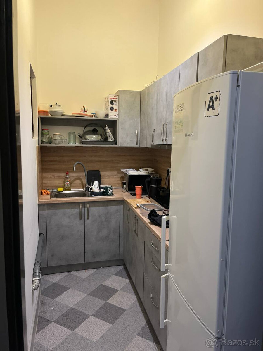 Hľadám náhradu na nepriechodnú izbu - 3