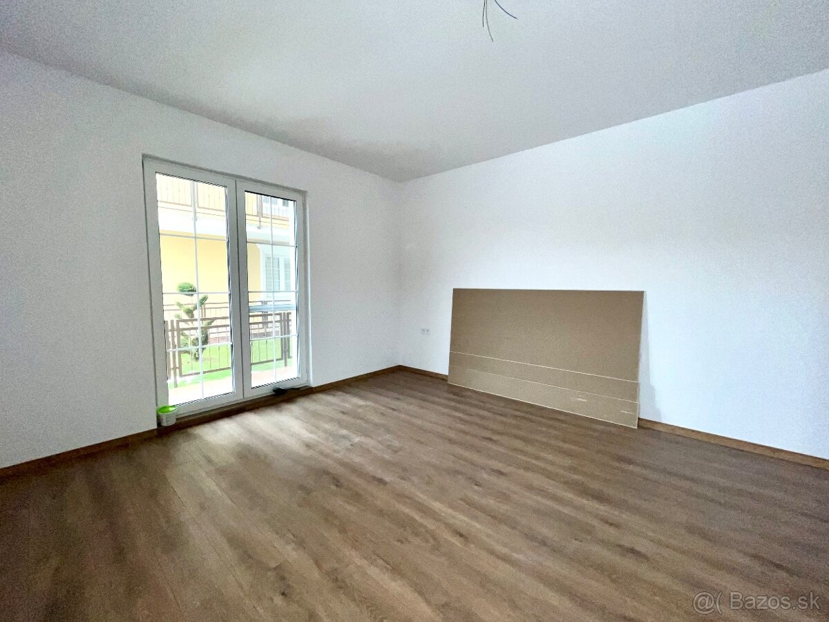 NA PREDAJ 1,5 IZBOVÝ BYT S TERASOU - 3