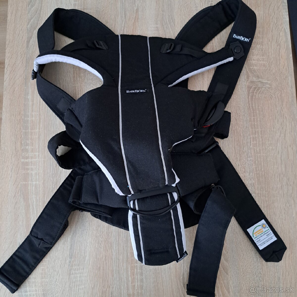 Babybjörn Nosítko Miracle
- 3