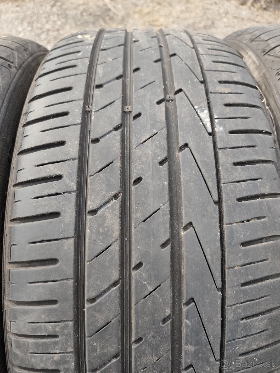 235/50R19 99V Hankook letná - 3
