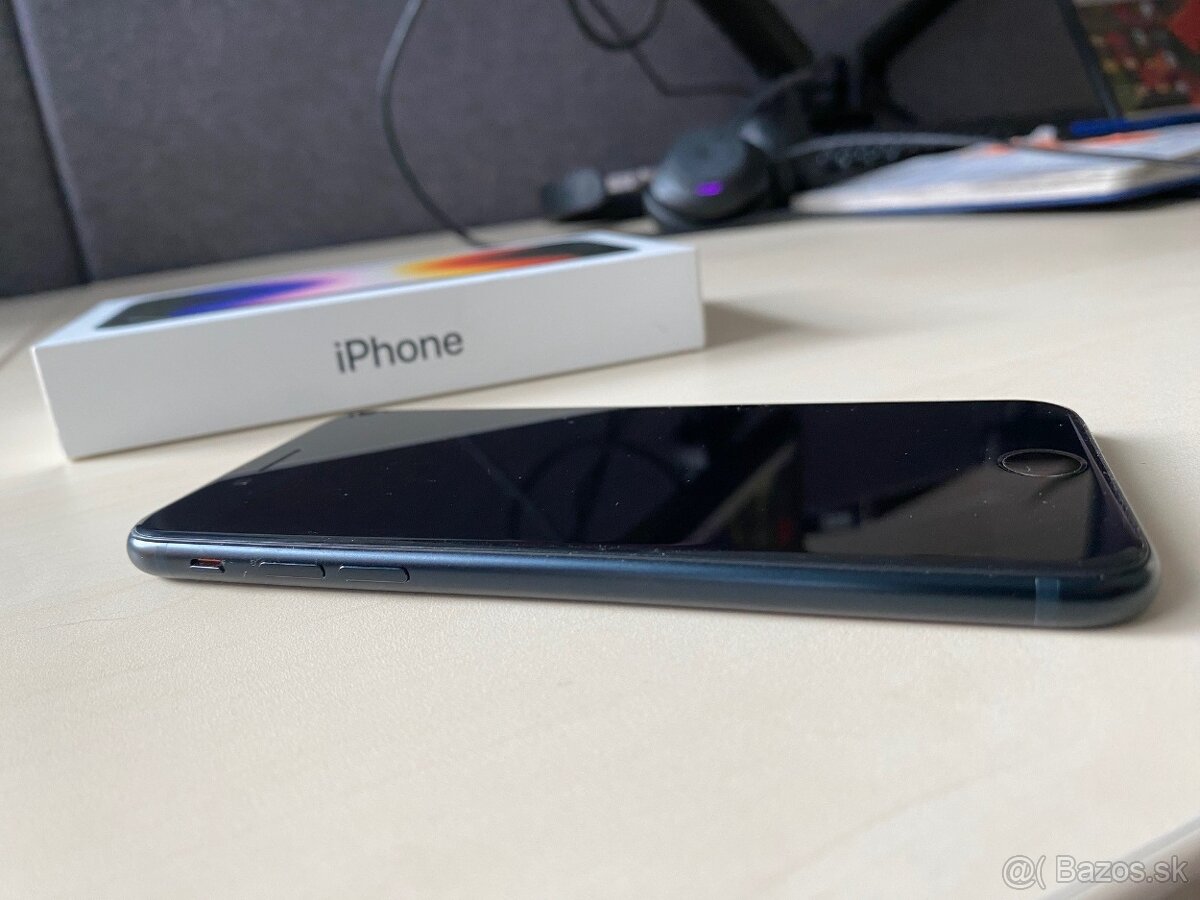 iPhone SE 2022 - bateria 98% - 3