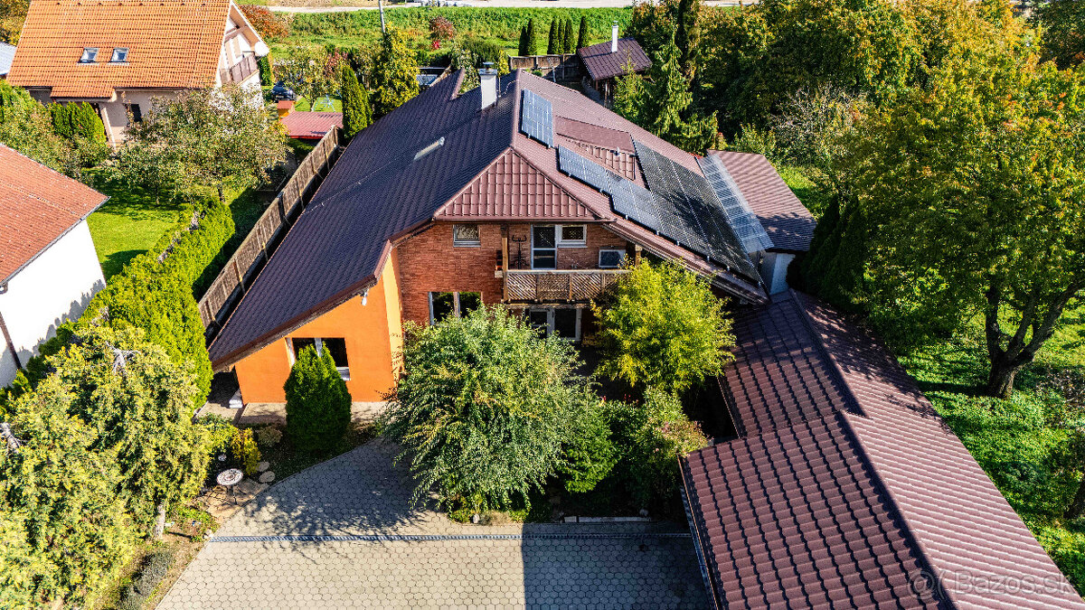 PREDAJ RODINNÝ DOM S BAZÉNOM A PRIESTOROM NA PODNIKANIE - 3