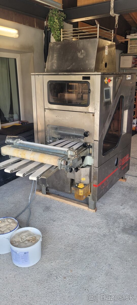 DĚLIČKA TĚSTA BACKTECH MEGASTAR - 3