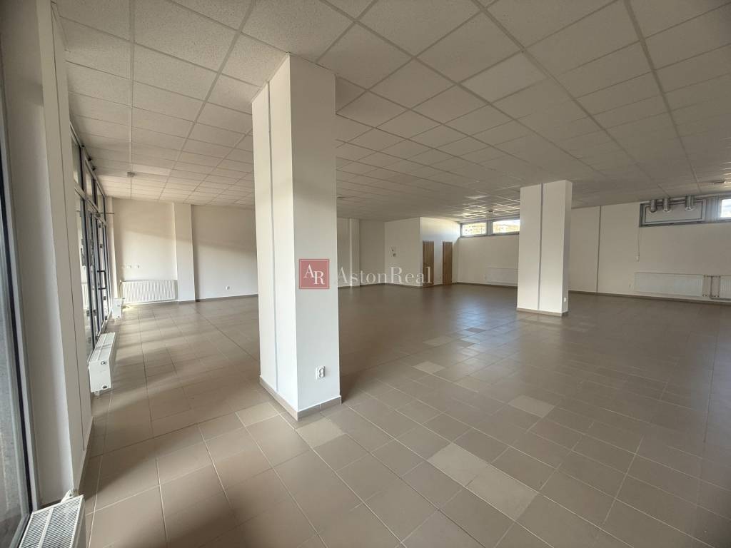 Na prenájom zrekonštruované obchodné priestory v komplexe Dv - 3