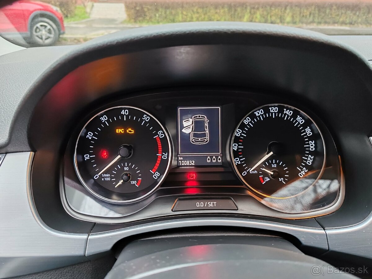 ŠKODA FABIA, EDICIA RED AND GREY, r.v.2015 - 3