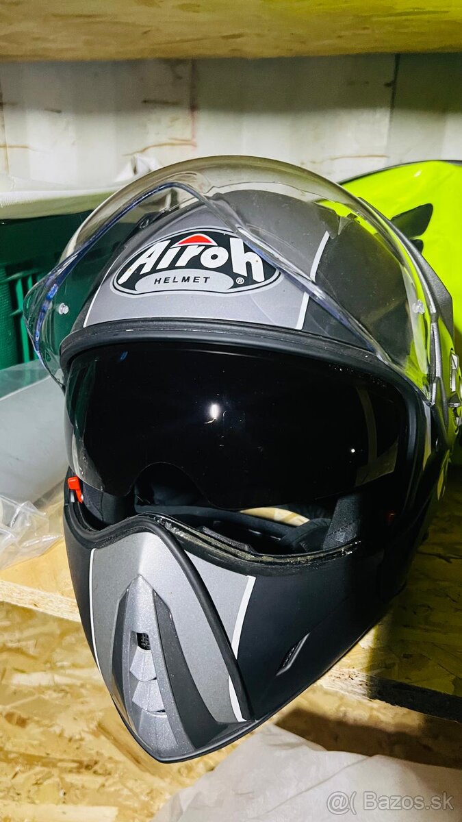 Prilba na motorku Airoh - 3