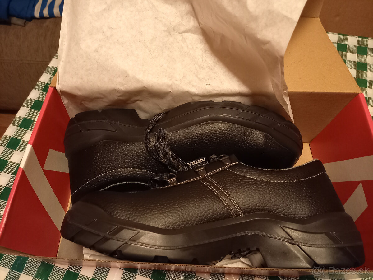 Pracovná obuv-nenosená - 3