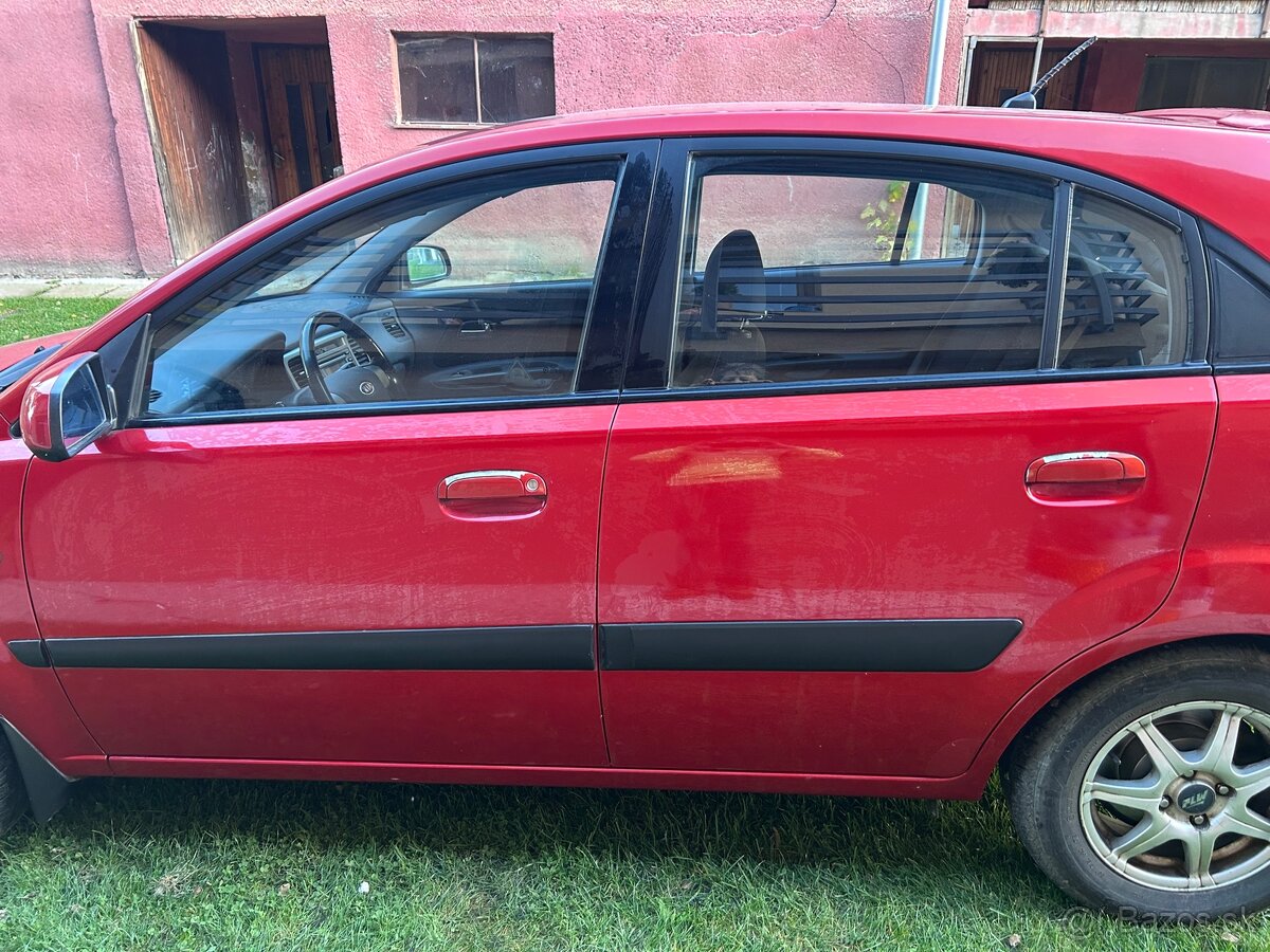 Kia Rio 1.4i benzín 71Kw, M5 - 3