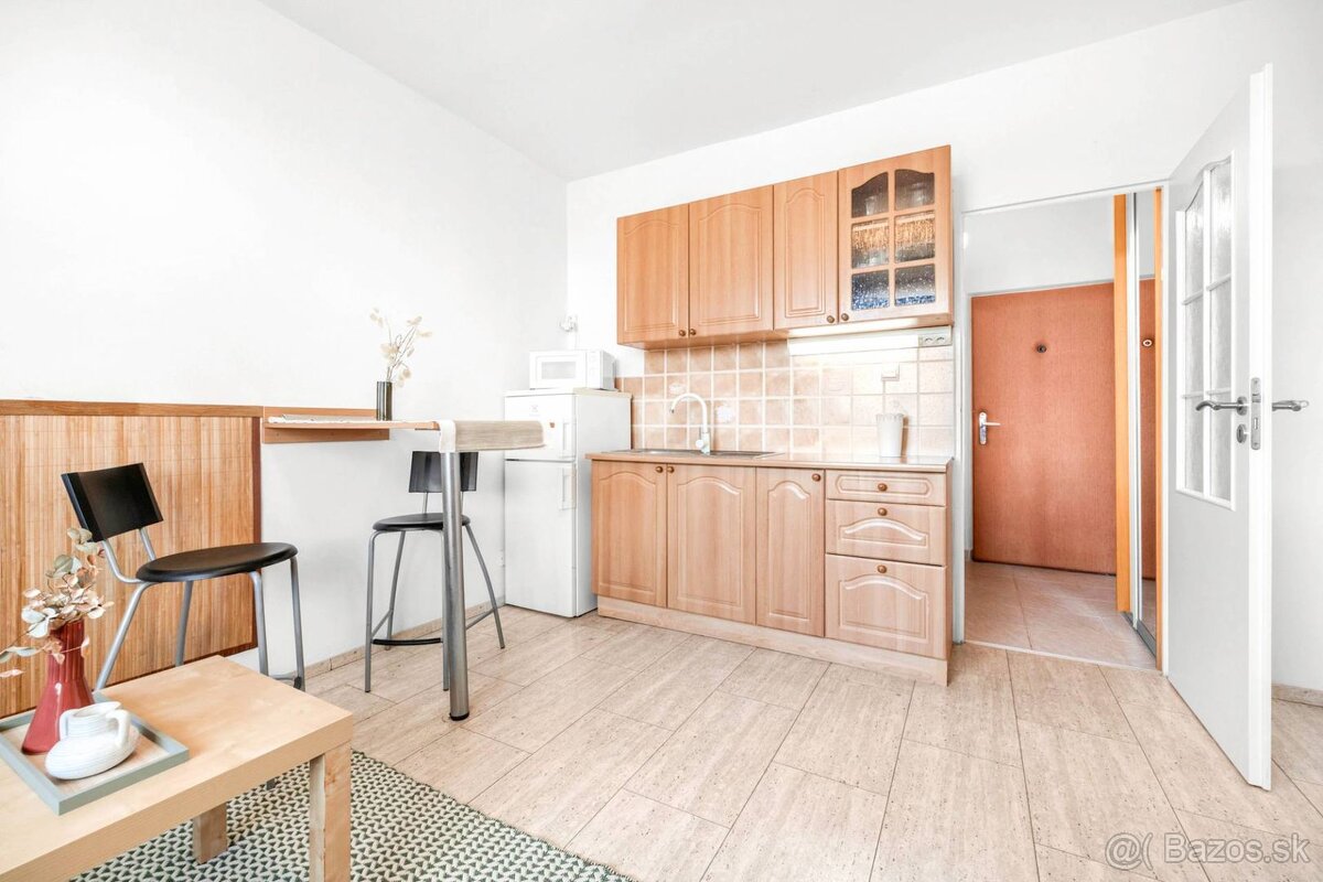 Útulná garsónka na ul. A. Mráza, BA II. - 3