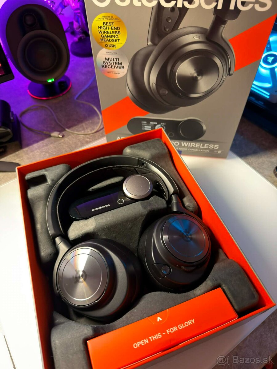 SteelSeries Arctis Nova Pro Wireless - 3