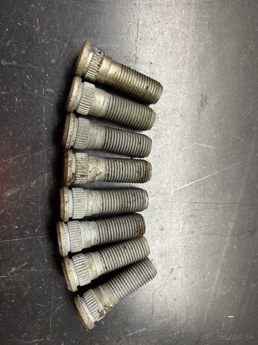 zetor major stifty na predné kolesa - 3