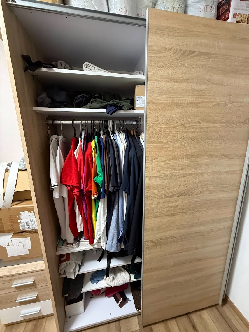 šatnikova skrina - 3