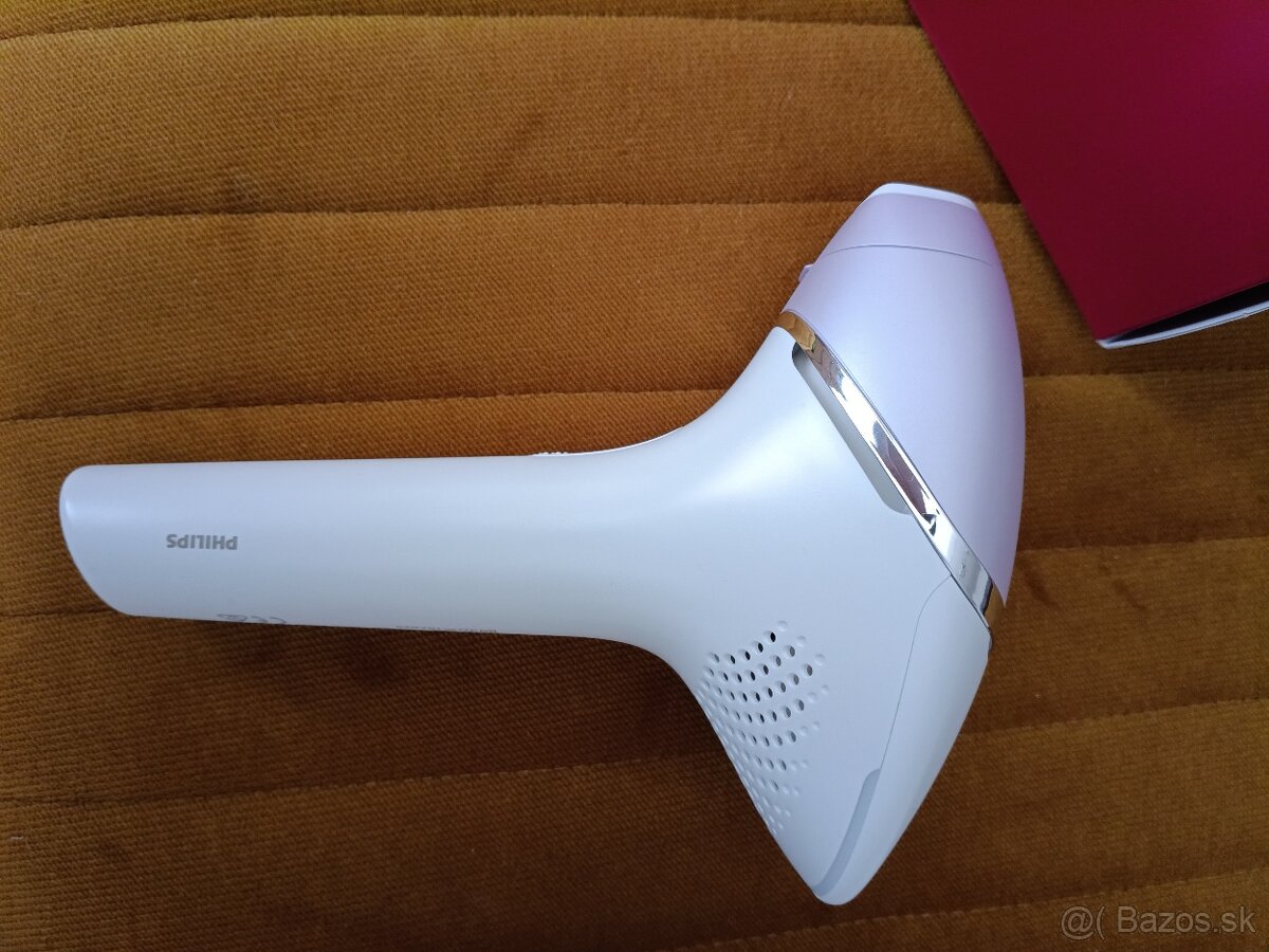 Epilátor Philips Lumea IPL 8000 - 3