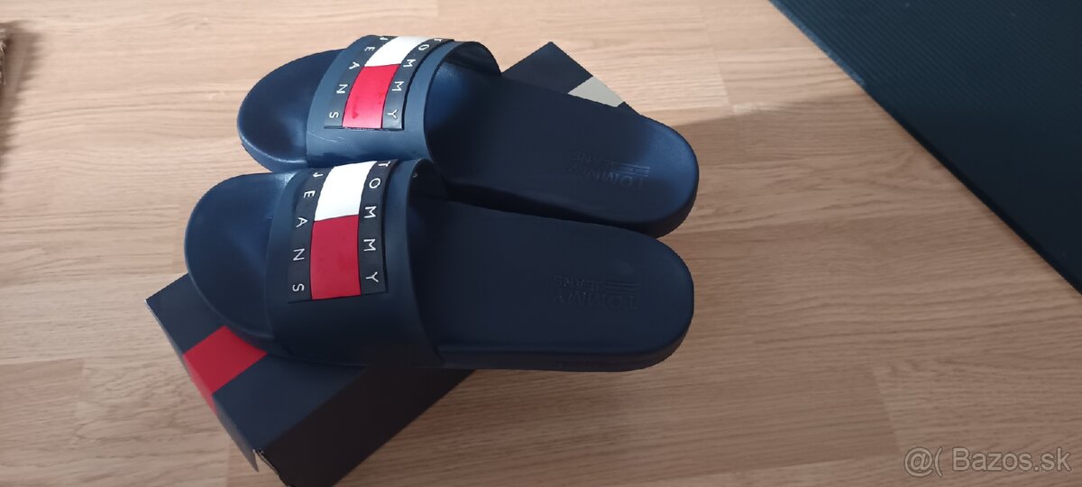 TOMMY JEANS - 3