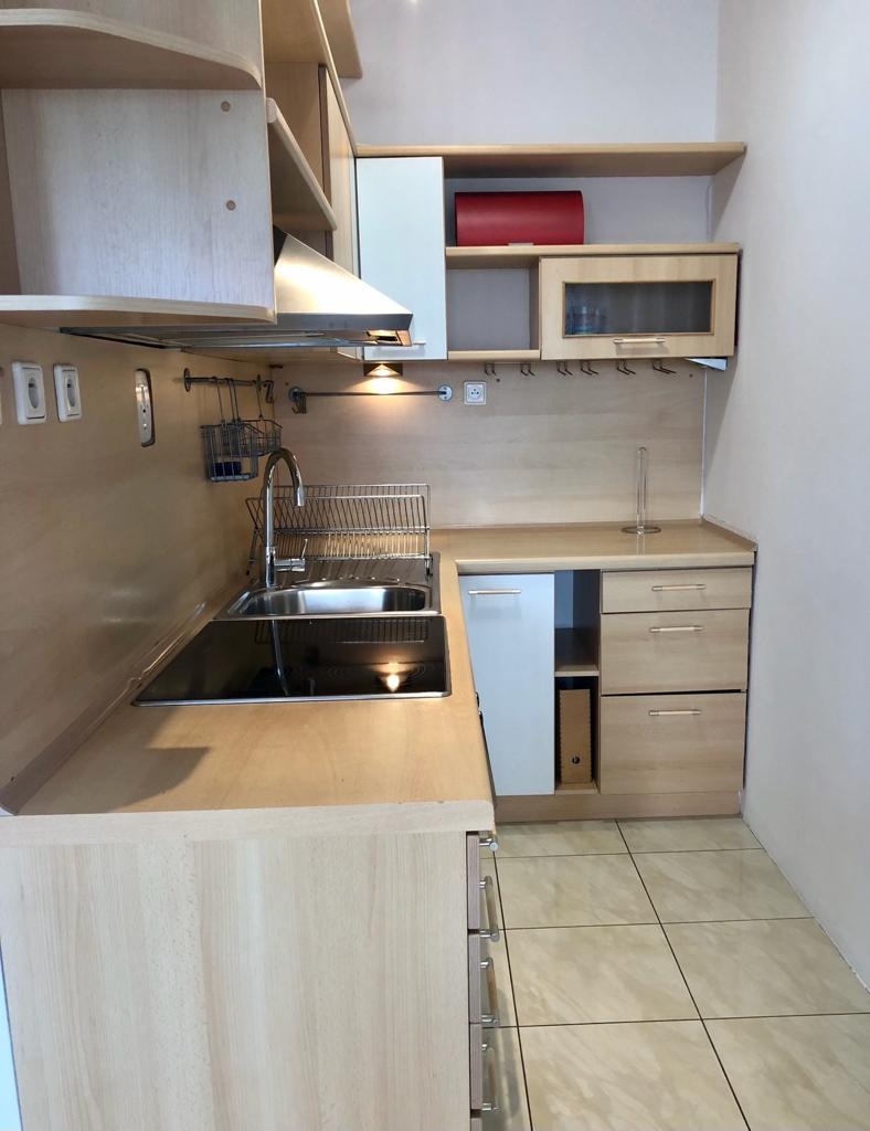 Prenájom klimatizovaného 2‑izbového bytu s balkónom – foto 3