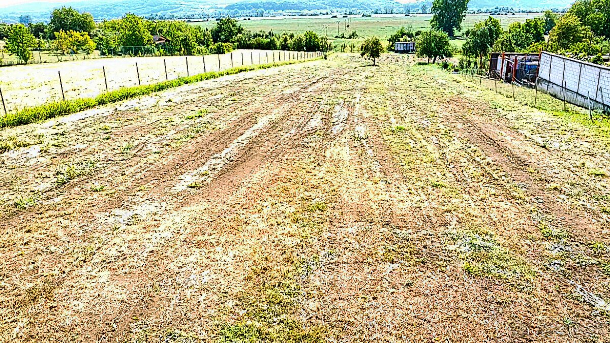 Na predaj stavebný pozemok - 3