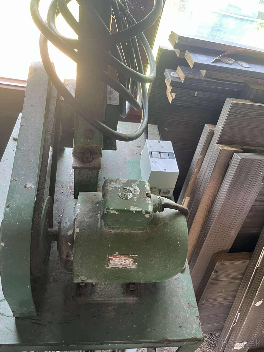 Predám elektrický mlynček na obilie / krmivo - 3