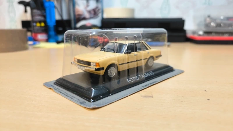 Kultovní auta ČSSR + Legendární automobily minulé éry 1:43. - 3