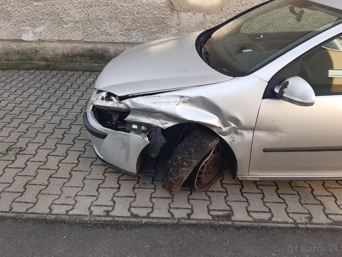 Predám náhradné diely na vw golf mk5 - 3