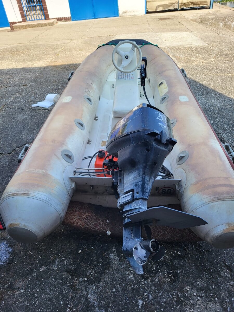 Motorový čln - 3