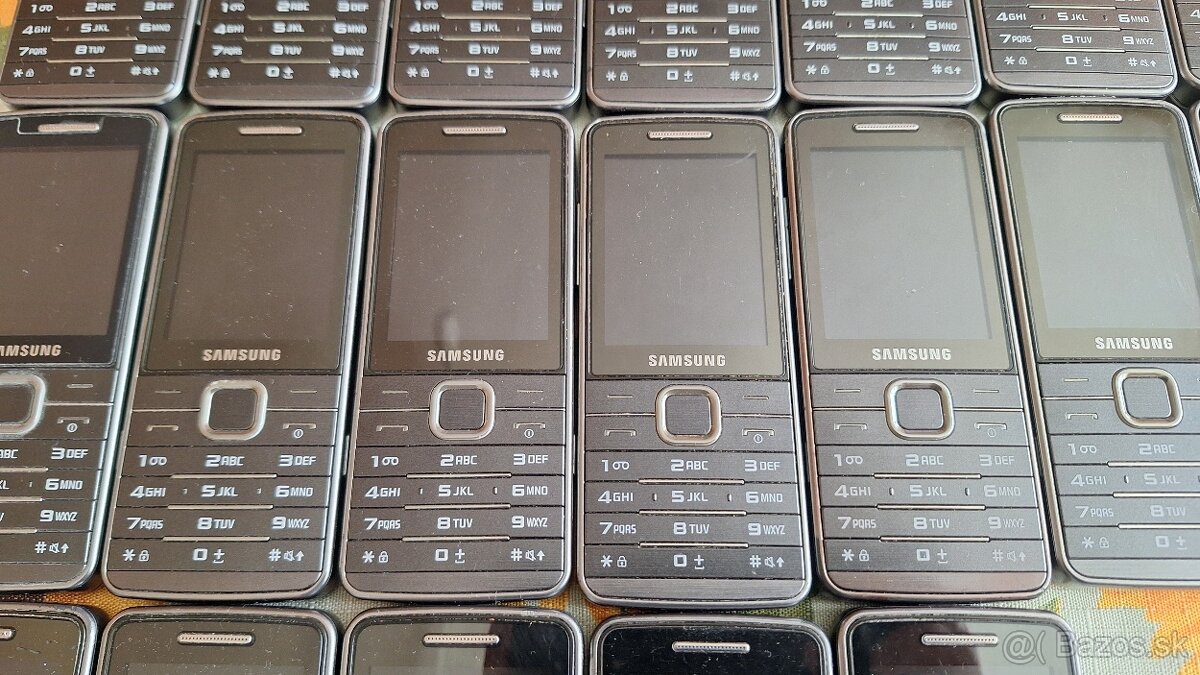 Samsung GT-S5610 - 3