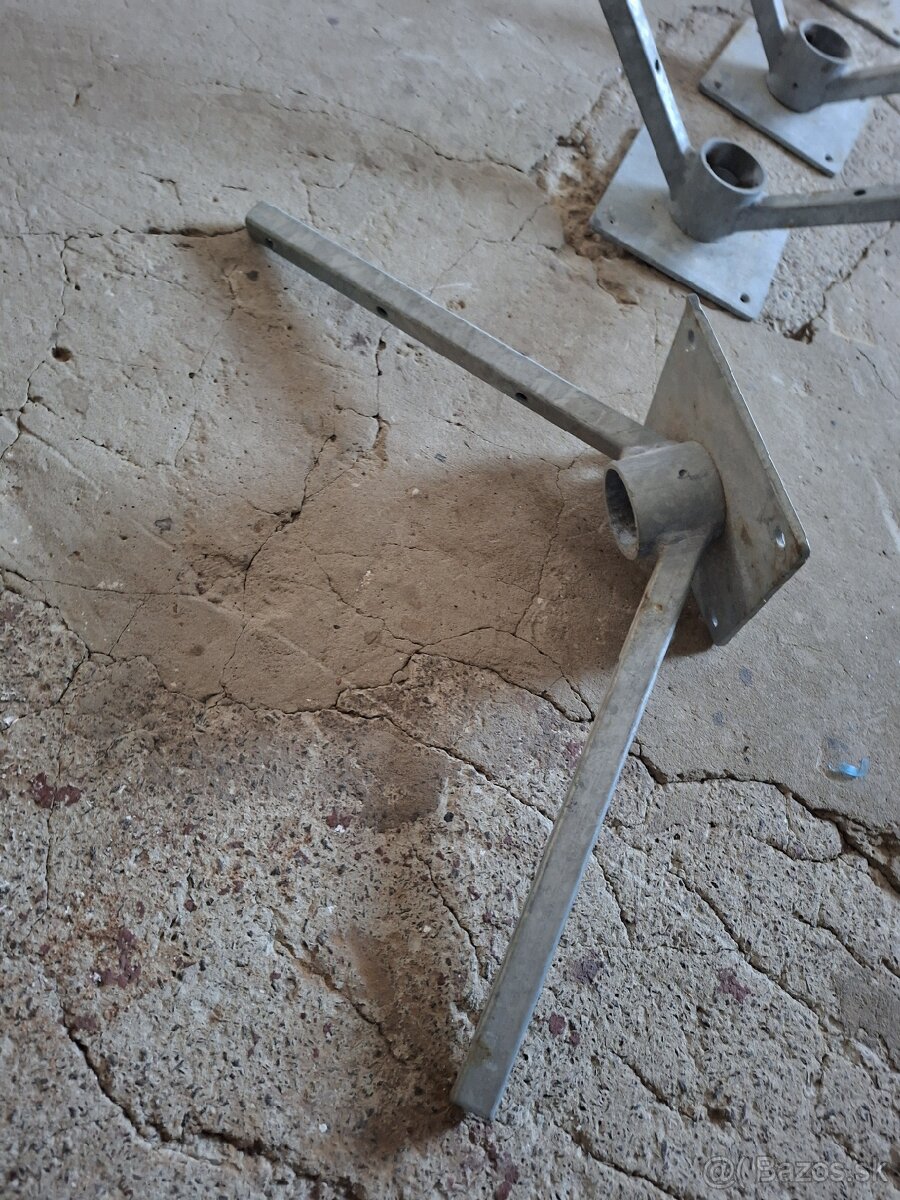 Držiak na ostnatý drôt 18ks - 3